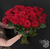 Розы красные 37 шт 